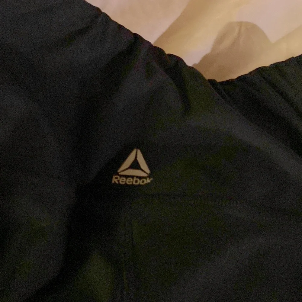 Shiny Reebok workout pants - Picture 3 of 3